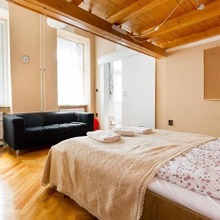 Szentkiralyi 5 - Double Basic In The City Center - Self-Check-In 布达佩斯 外观 照片