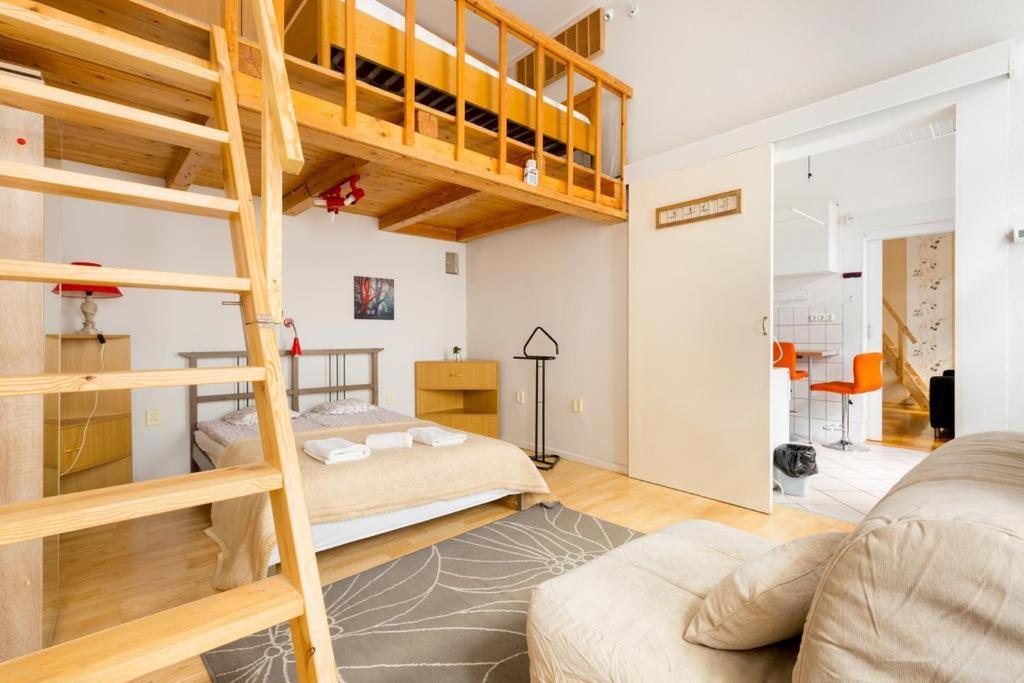Szentkiralyi 5 - Double Basic In The City Center - Self-Check-In 布达佩斯 外观 照片